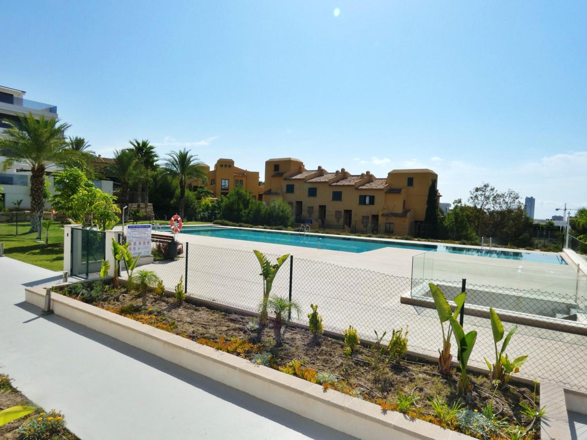 London Beach Benidorm フィネストラット エクステリア 写真